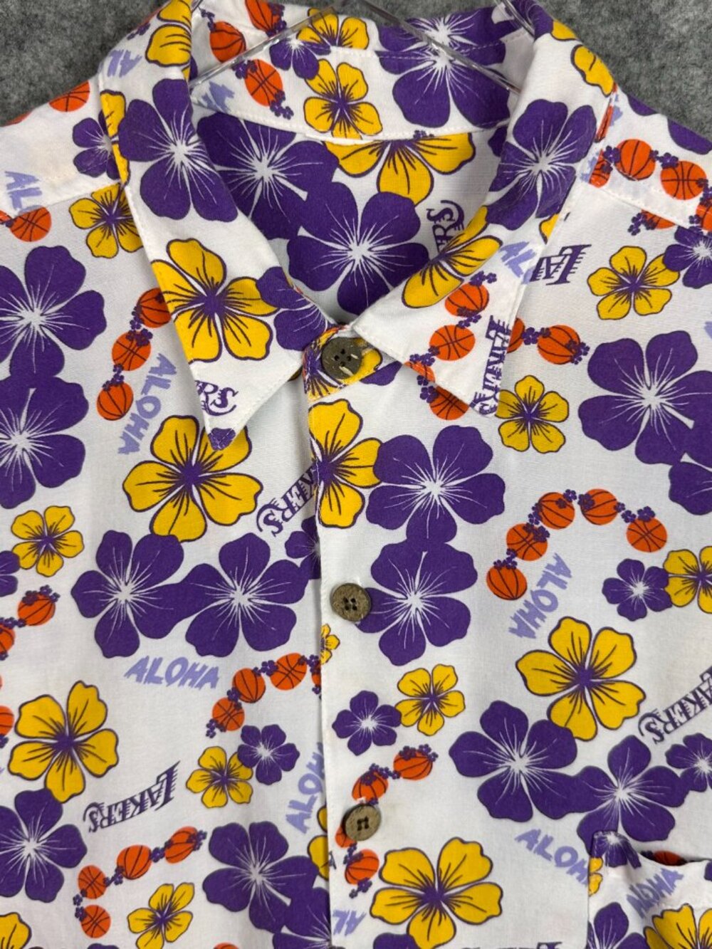 Lakers Shirt Mens XXL White Hawaiian Floral Aloha Button-Up Relaxed Casual